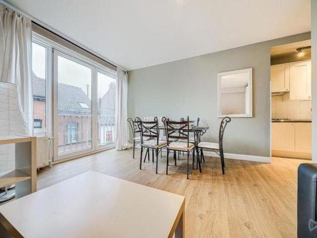 Studio à louer à Etterbeek, Mont du Cinquantenaire