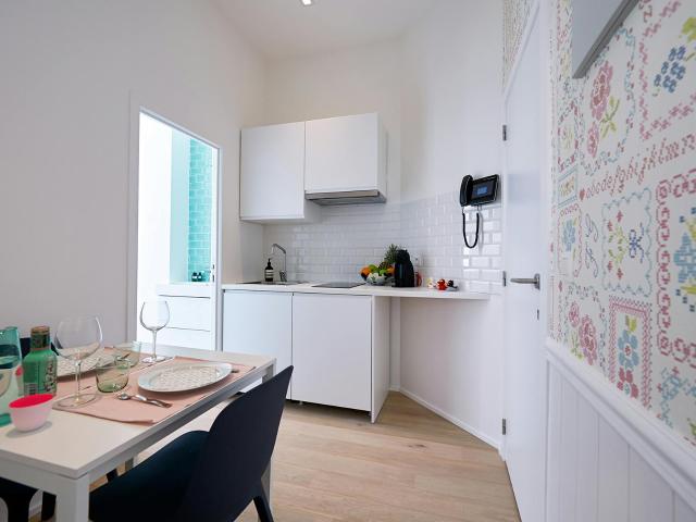 Studio à louer à Etterbeek, Rue Champ du Roi
