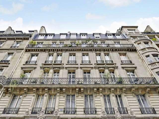 Studio à louer à Hoche Friedland, Paris