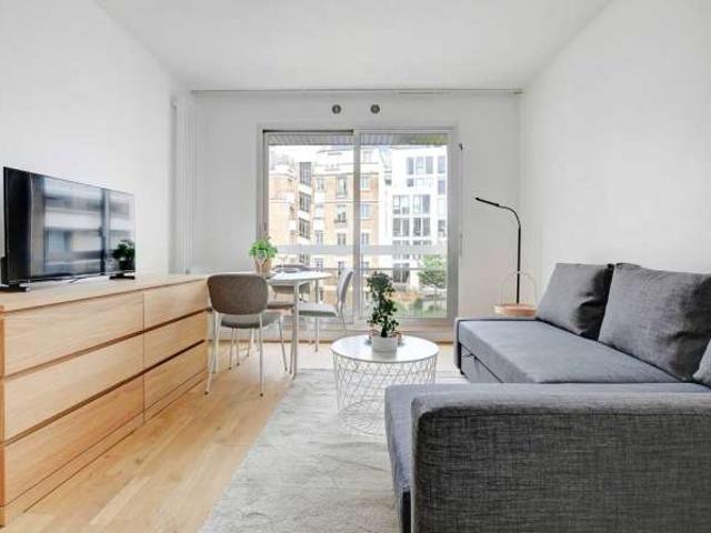 Studio à louer à Hoche Friedland, Paris