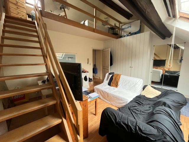 Studio à louer à Ixelles, Chaussée de Wavre
