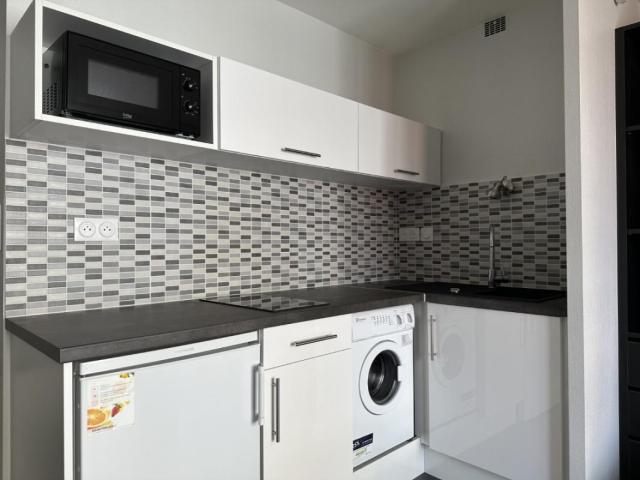 STUDIO A LOUER A LE COTEAU RUE CARNOT