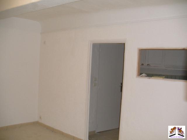 STUDIO À LOUER À RIANS