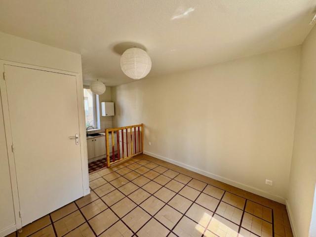 STUDIO A LOUER A ROANNE CENTRE VILLE