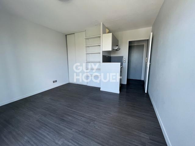 Studio à louer au 6ème étage avec balcon à Mérignac Arlac