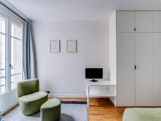 Studio à louer, Blanche Trinité, Paris