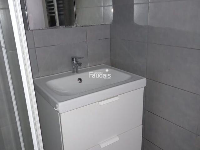 STUDIO A LOUER EN REZ DE CHAUSSEE