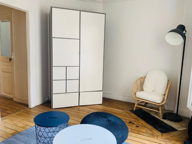 STUDIO A LOUER LEVALLOIS PERRET 17.13 m 825 €