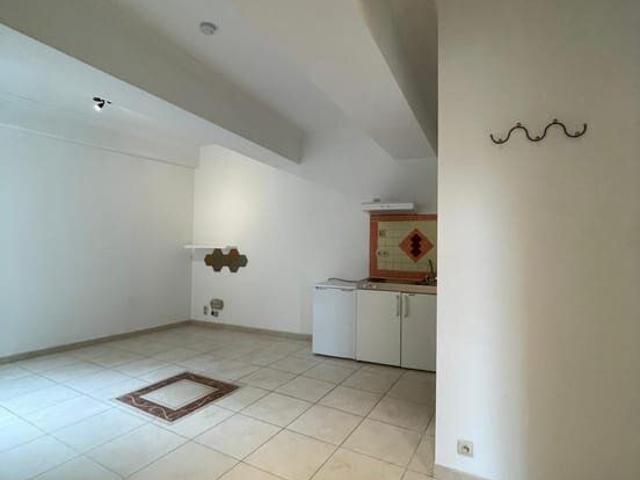 Studio à louer, Mont Saint Martin, Liège