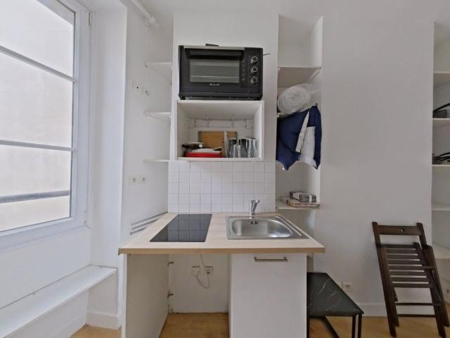 STUDIO A LOUER PARIS 12EME ARRONDISSEMENT 11.06 m 482 €