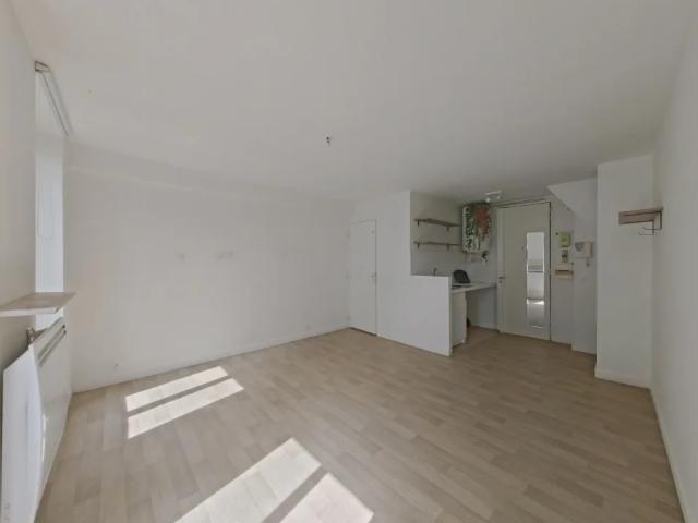 STUDIO A LOUER PARIS 2EME ARRONDISSEMENT Mail 4 23.29 m2 1 015 € charges comprises par mois: Immobilier PARIS 2EME ARRONDISSEMENT | Perenium, agence immobilière à Paris – administration de biens et gestion locative
