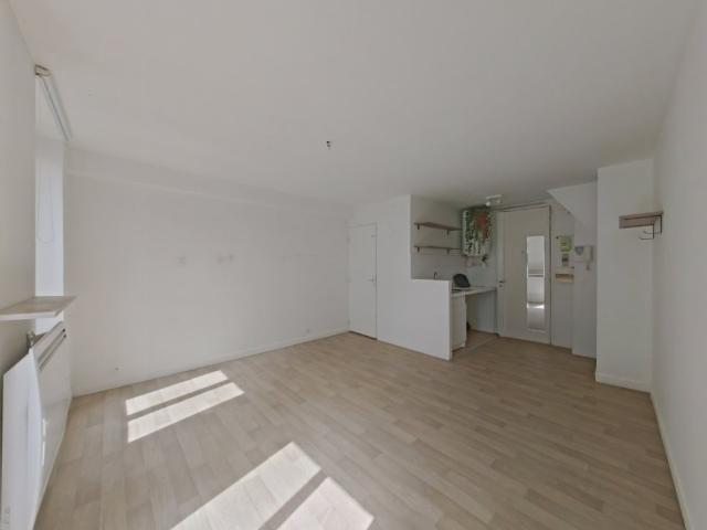 STUDIO A LOUER PARIS 2EME ARRONDISSEMENT Mail 4 23.29 m2 1 015 € charges comprises par mois: Immobilier PARIS 2EME ARRONDISSEMENT | Perenium, agence immobilière à Paris – administration de biens et gestion locative