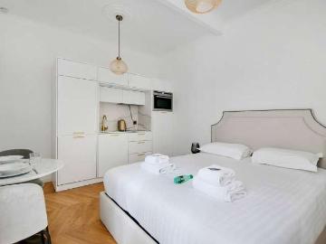 Studio à louer Porte Dauphine, Paris