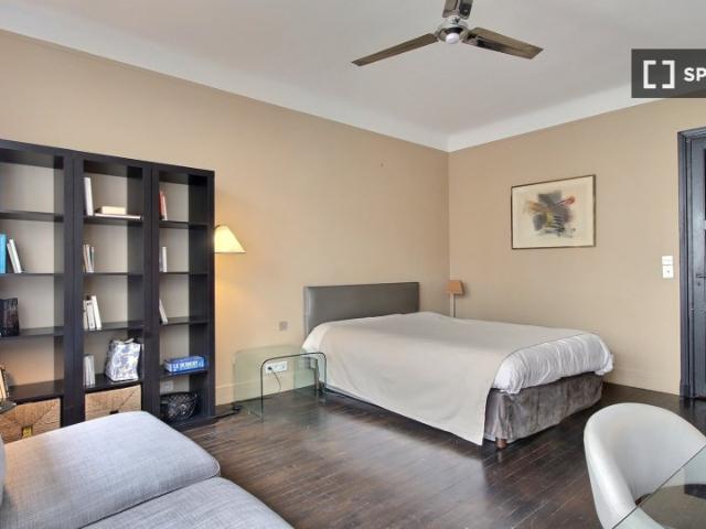 Studio à louer Porte Dauphine, Paris
