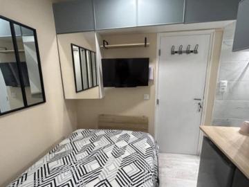 Studio à louer à Rue Quinault Paris - Ascenseur