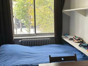 Studio à louer à Rue Quinault Paris - Ascenseur