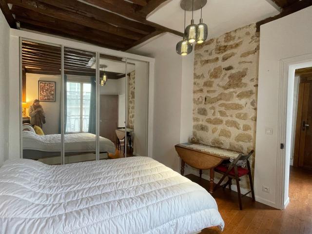 Studio à Paris Notre dame with great view!, Paris Amsterdam Apartments for Rent
