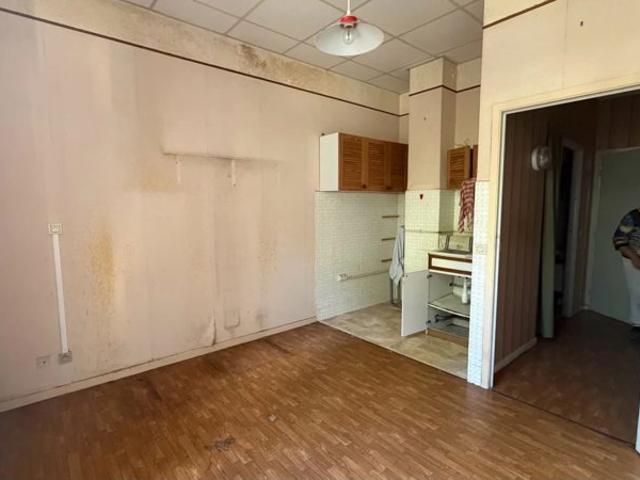 Studio à rénover avec beau potentiel – Résidence Les Alpes