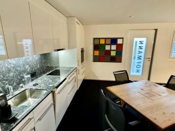 Studio an Bestlage vielseitig nutzbar & zentral