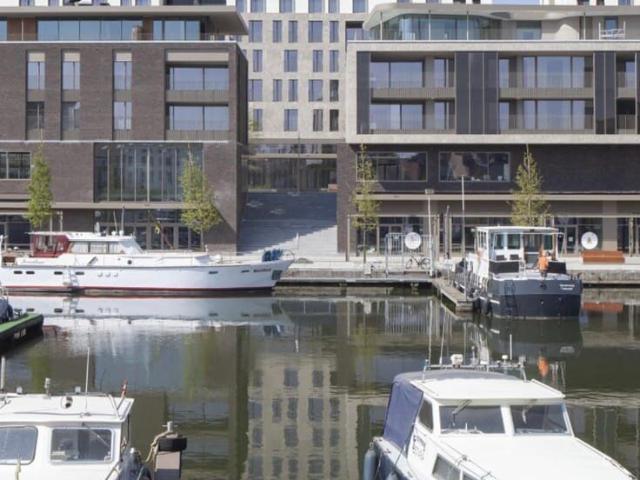 STUDIO AAN HET WATER, VAATWASSER, KELDERBERGING…