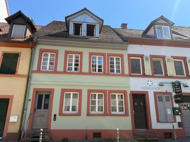 Studio Apartement in der Karlsruher Innenstadt mit Dachterrasse