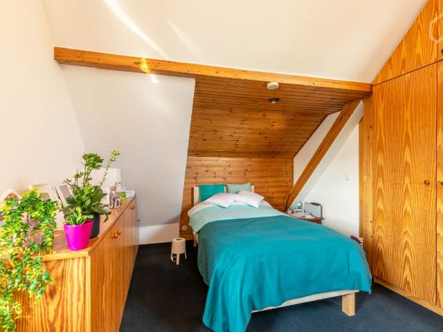 Studio apartment on the top floor in Vennhausen, Dusseldorf Amsterdam Apartments for Rent