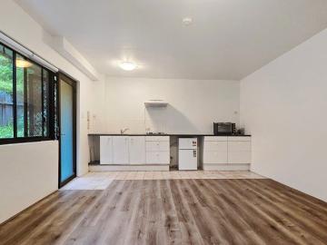 STUDIO APARTMENT OPPOSITE QUEENS PARK