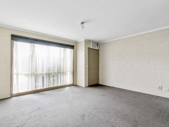 Studio Apartment Available Now!