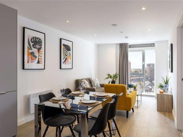 STUDIO APARTMENT | AVAILABLE NOW | LAST UNITS | PARKING AVAILABLE | PRIME LOCATION | 24 HOUR CONCIERGE | RESIDENTS GYM