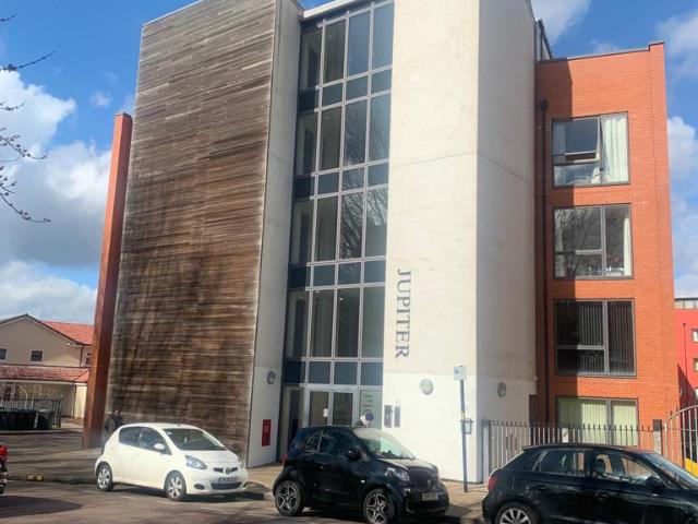 Studio Apartment AVAILABLE NOW TO LET