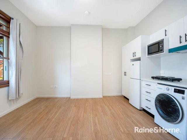 Studio apartment close to lifestyle amenities