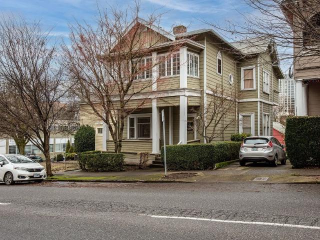 Studio Apartment for Rent at 1527 Sw Columbia St #B, Portland, OR 97201 Goose Hollow