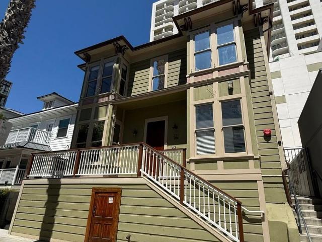 Studio Apartment for Rent at 230 Cedar St, San Diego, CA 92101 Cortez