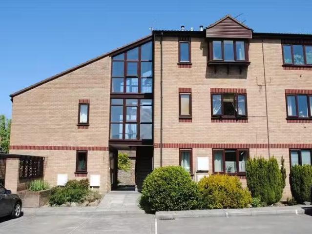 Studio apartment for rent in North Street, Nailsea, Bristol, S.