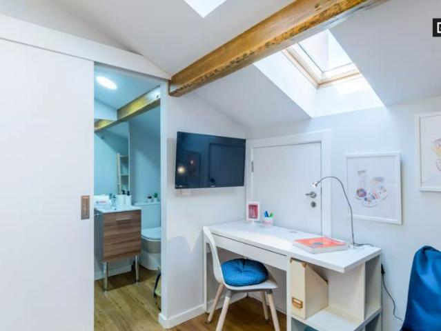 Studio apartment for rent in a residence in Avenidas Novas, Lisbon