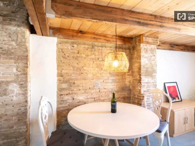 Studio apartment for rent in Benicalap