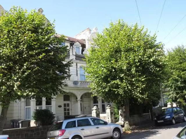 Studio apartment for rent in Weston Super Mare, Graham Road, B.
