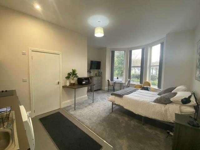 Studio Apartment for Rent – Recently Refurbished |