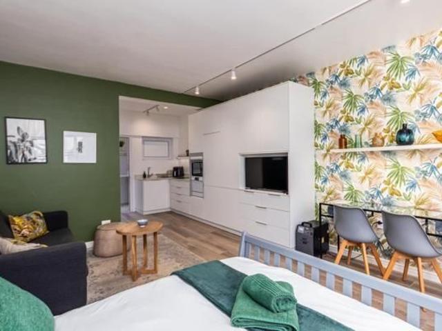 Studio Apartment in Mouille Point