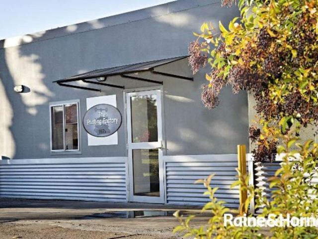 STUDIO APARTMENT IN BROWNING STREET Available NOW!