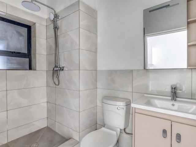 Studio apartment in Bryanston