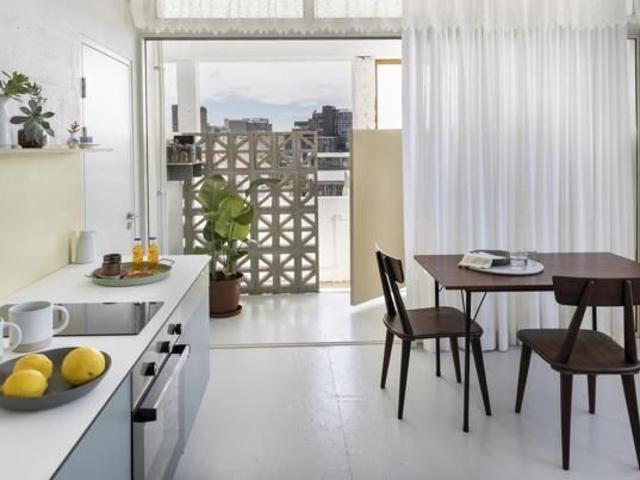 Studio Apartment in Foreshore