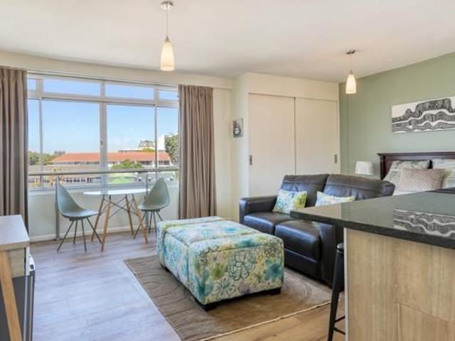 Studio Apartment in Green Point