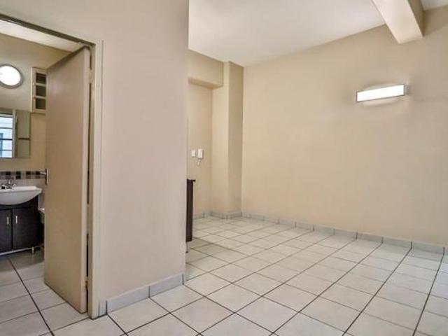 Studio Apartment in Johannesburg Cbd