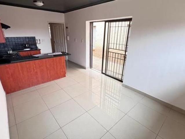 Studio apartment in Lenasia