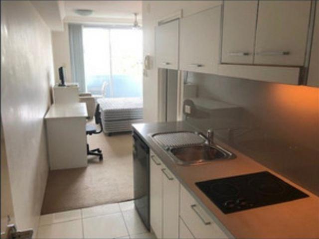 Studio Apartment in Prime Varsity Lakes Location