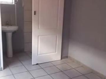 Studio apartment in Protea Glen