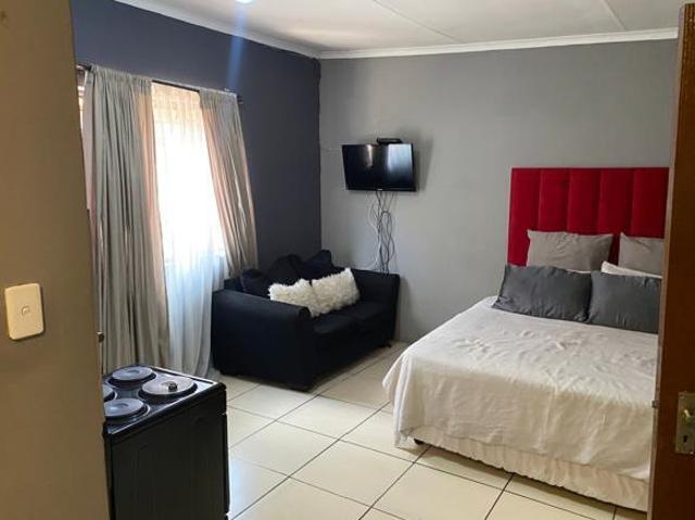 Studio Apartment in Rhodesfield