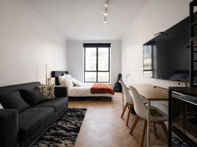 Studio apartment in Rosebank
