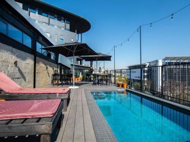 Studio Apartment in Sandton Central